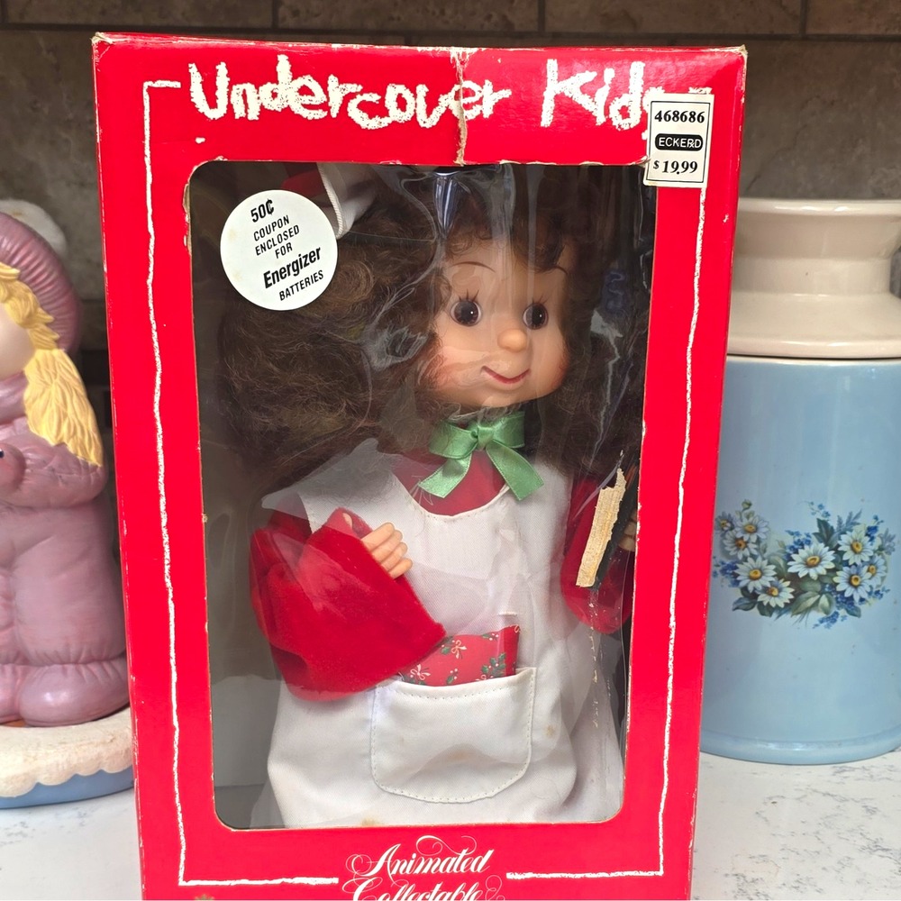 Santa's Best Undercover Kids Animated Battery Operated Boxed Figurine 1993